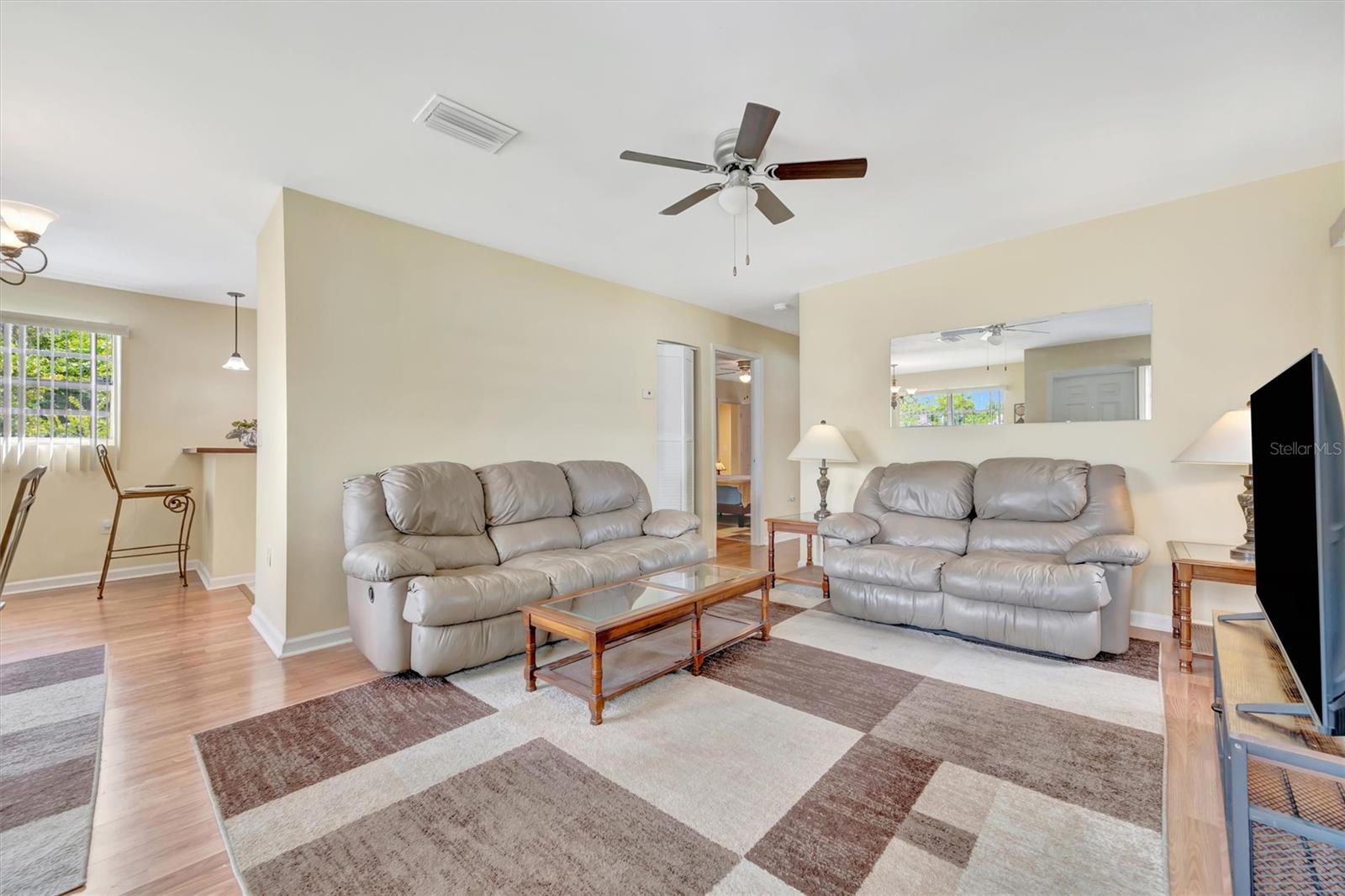 Image 16 of 49 For 7959 Hyde Park Avenue