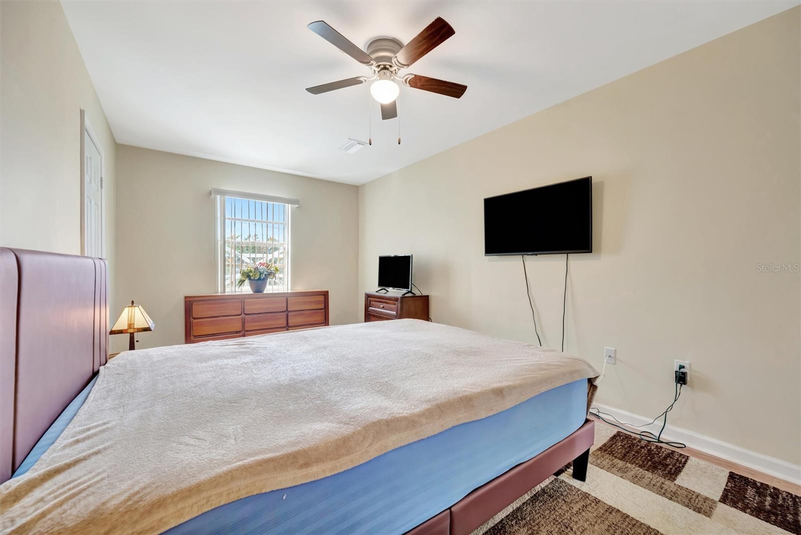 Image 35 of 49 For 7959 Hyde Park Avenue