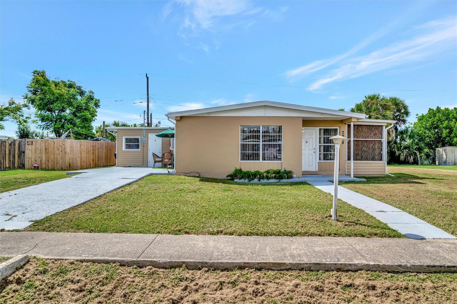 Image 4 of 49 For 7959 Hyde Park Avenue