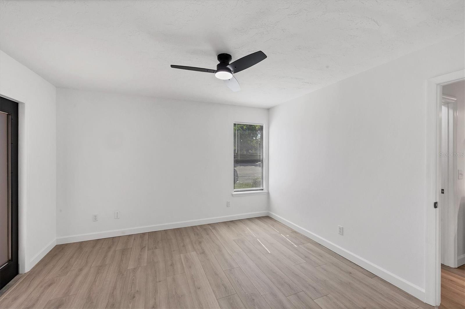 Image 16 of 50 For 4008 Crockers Lake Boulevard 11