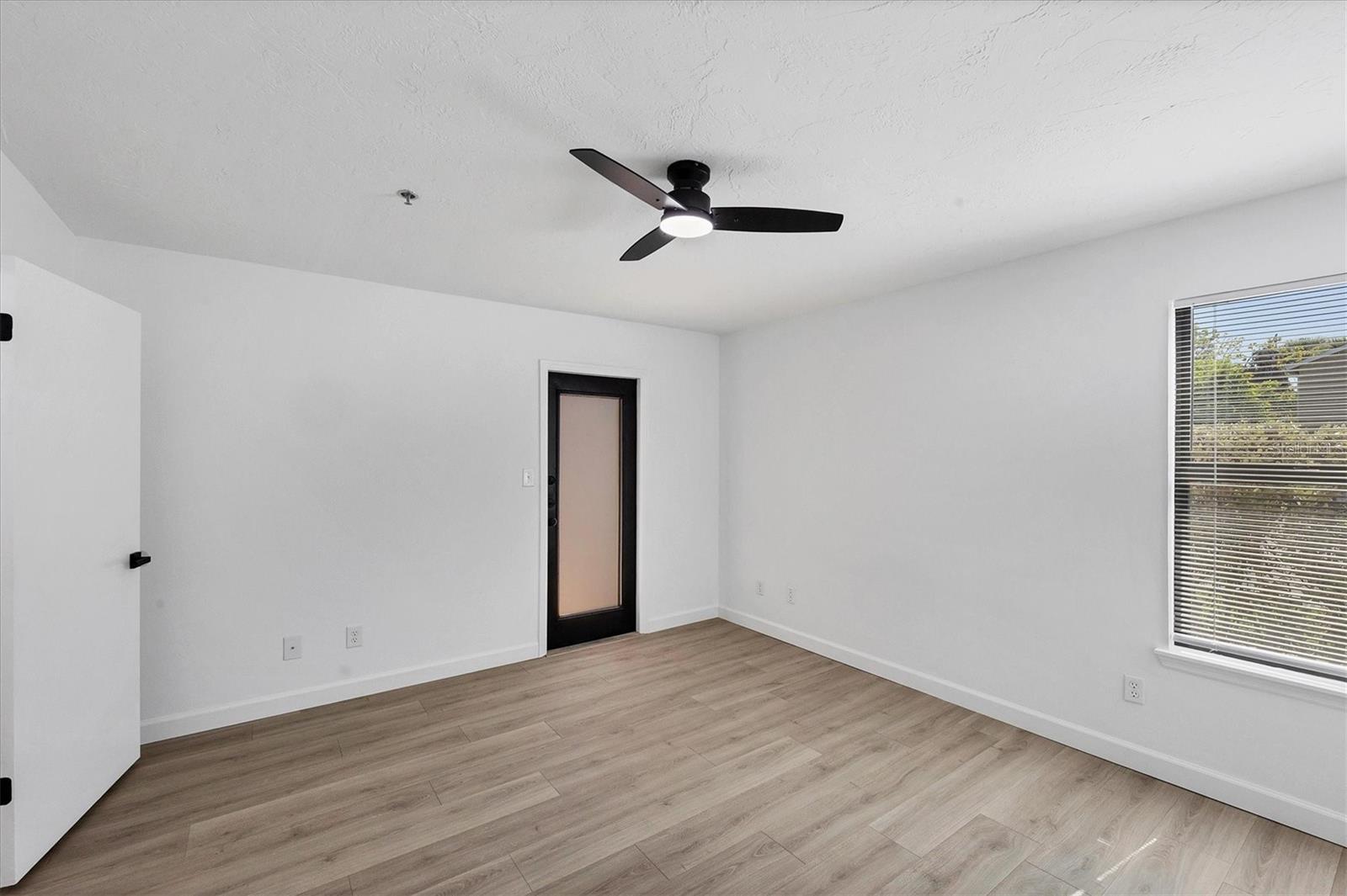 Image 17 of 50 For 4008 Crockers Lake Boulevard 11