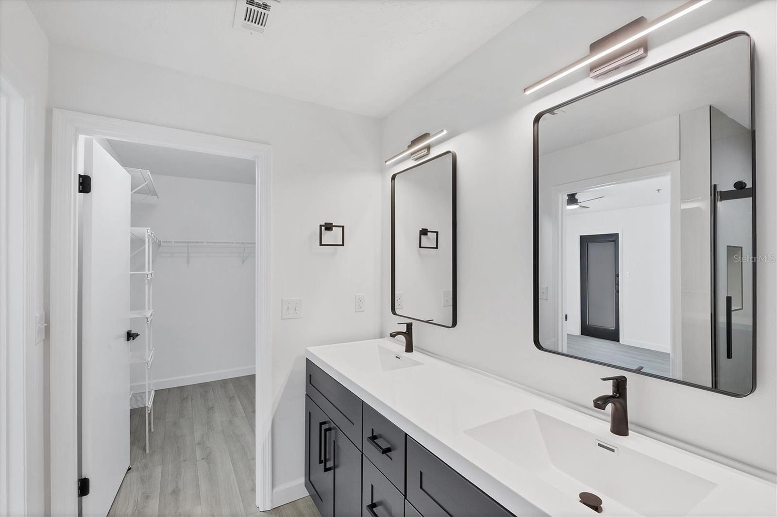 Image 23 of 50 For 4008 Crockers Lake Boulevard 11
