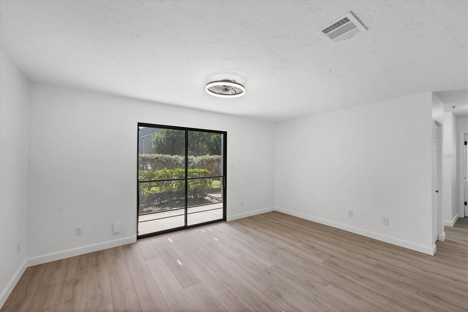 Image 6 of 50 For 4008 Crockers Lake Boulevard 11