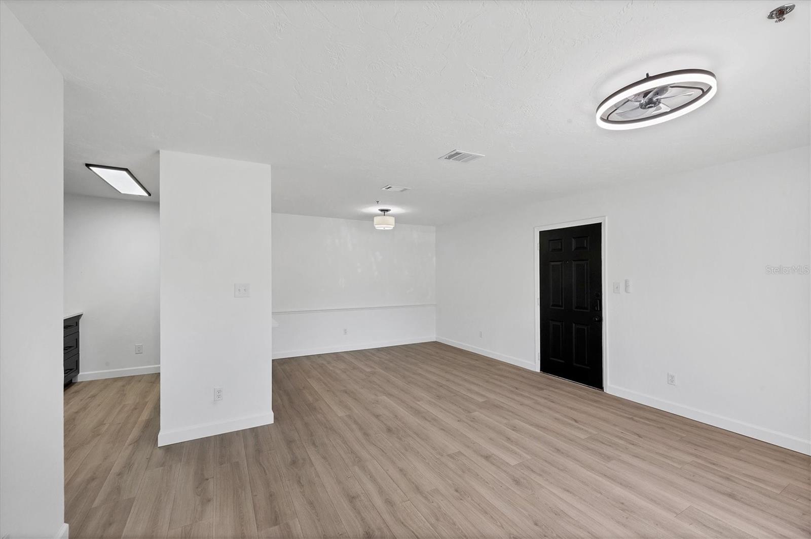Image 7 of 50 For 4008 Crockers Lake Boulevard 11