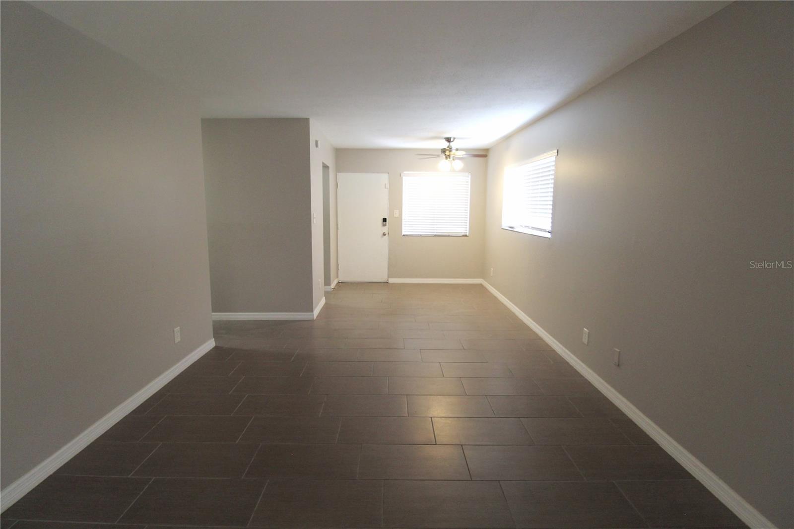 Image 4 of 18 For 3001 Bee Ridge Road 104