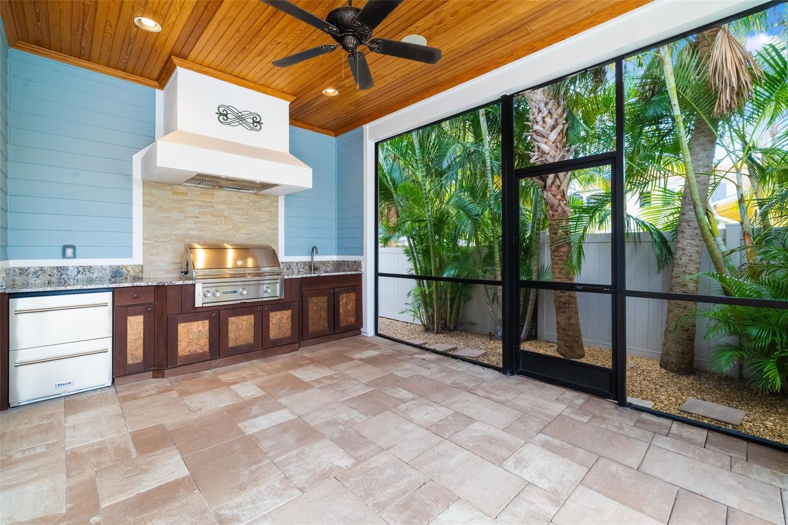 Image 15 of 80 For 1810 Lincoln Drive