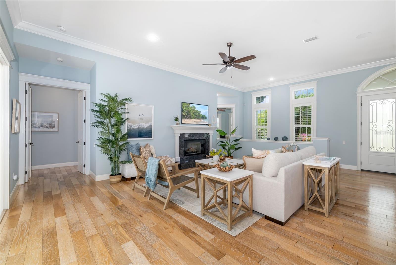 Image 3 of 80 For 1810 Lincoln Drive