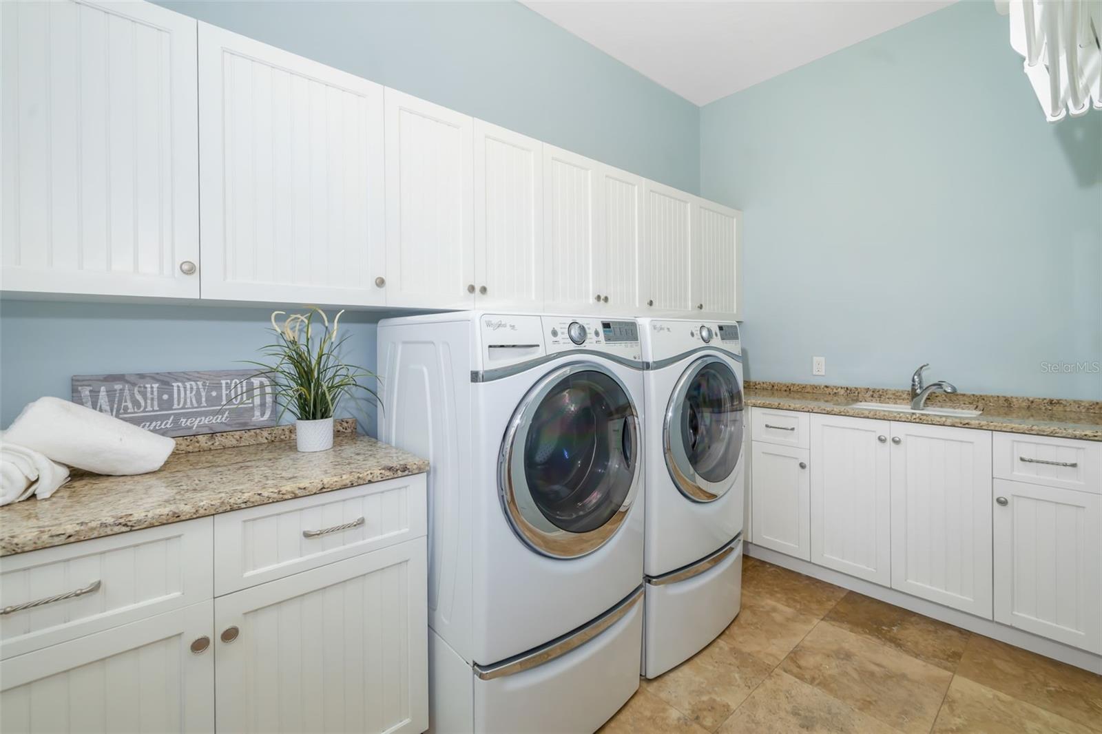 Image 31 of 80 For 1810 Lincoln Drive