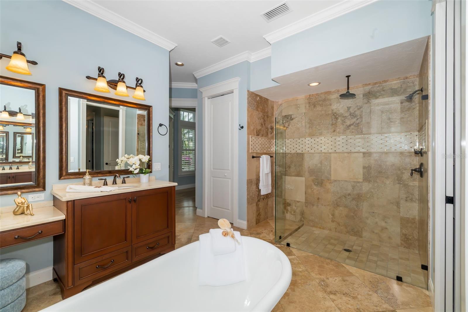 Image 42 of 80 For 1810 Lincoln Drive