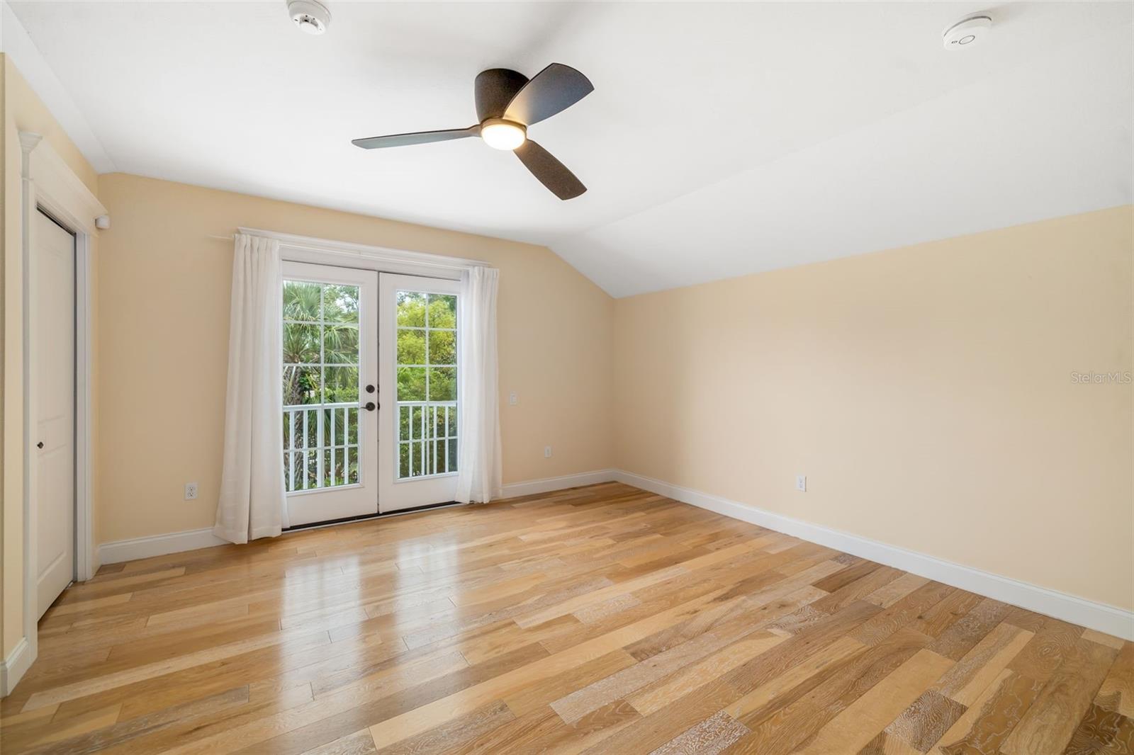 Image 57 of 80 For 1810 Lincoln Drive