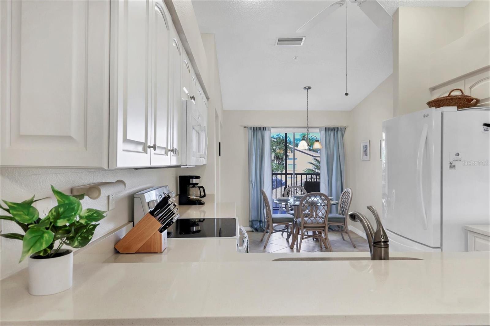 Image 16 of 66 For 8941 Veranda Way 523
