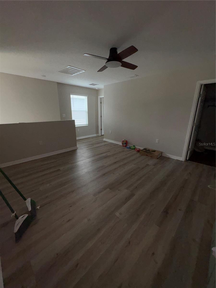 Image 12 of 25 For 11484 Brook Edge Avenue