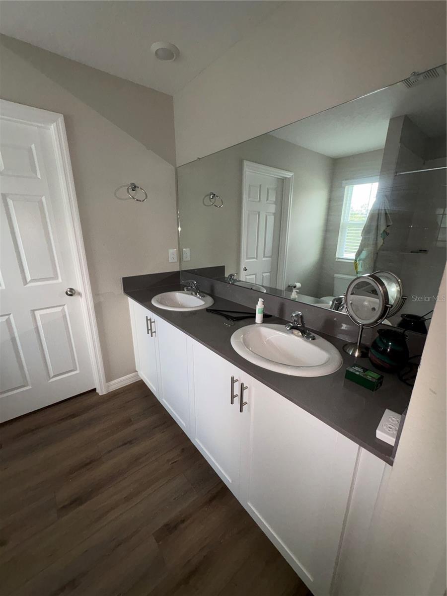 Image 15 of 25 For 11484 Brook Edge Avenue