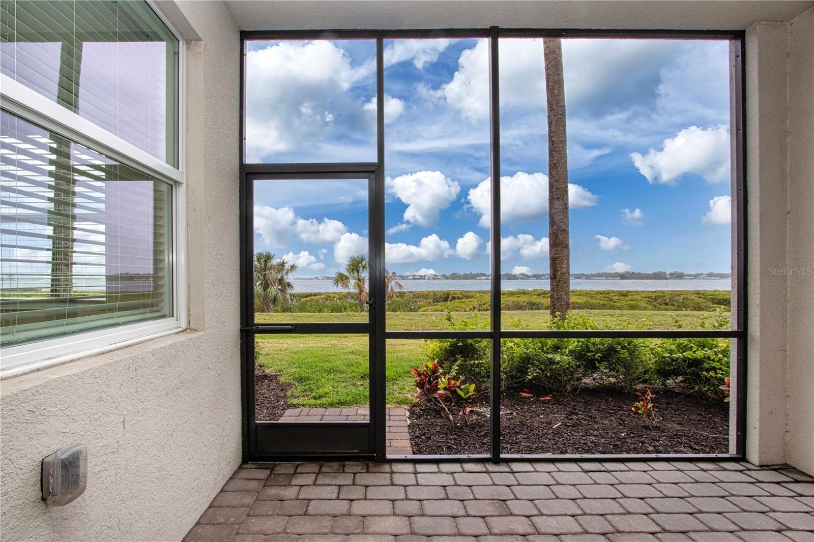 Image 32 of 43 For 1030 Tidewater Shores Loop 106