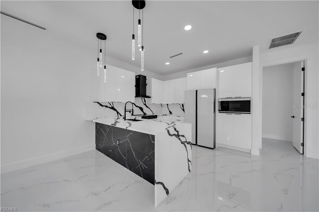 Image 13 of 42 For 2903 Beluga Street