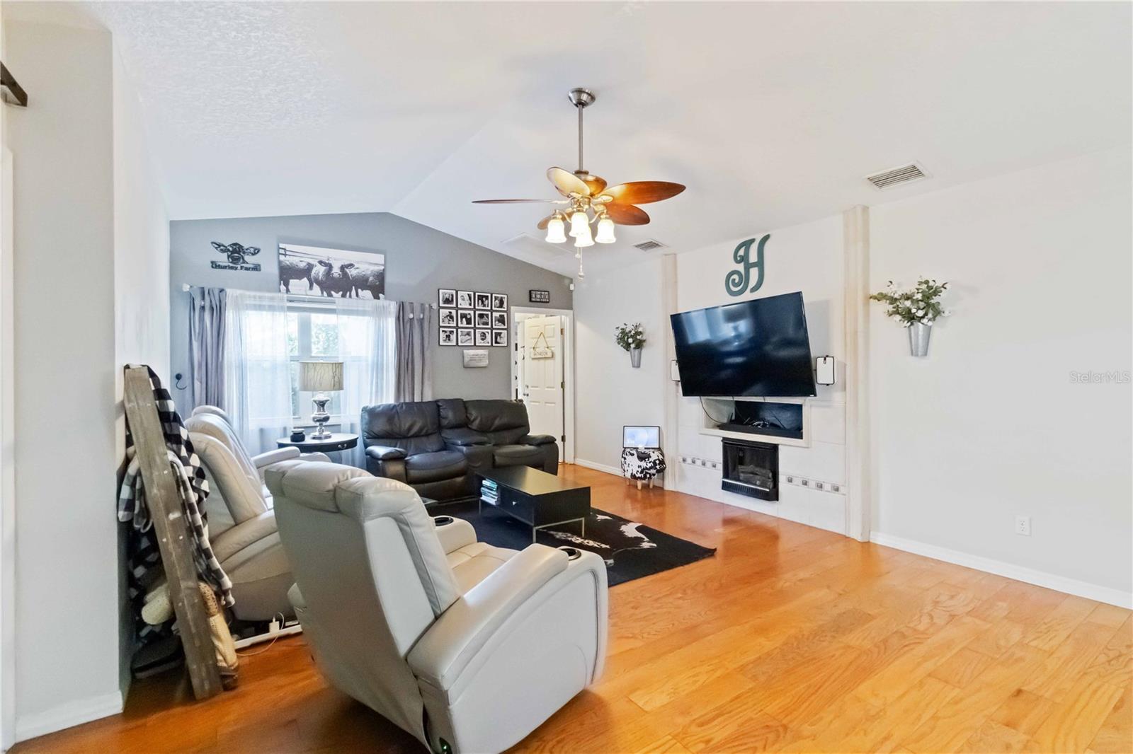 Image 10 of 70 For 4913 37th Street East