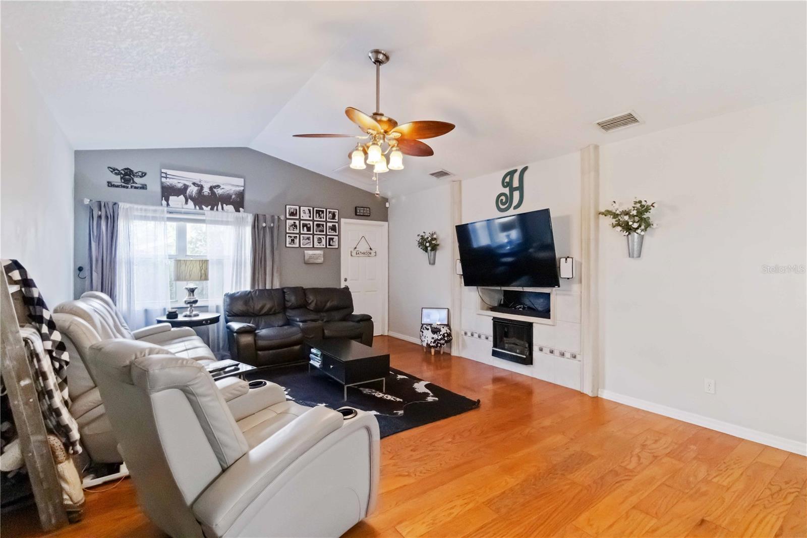Image 12 of 70 For 4913 37th Street East