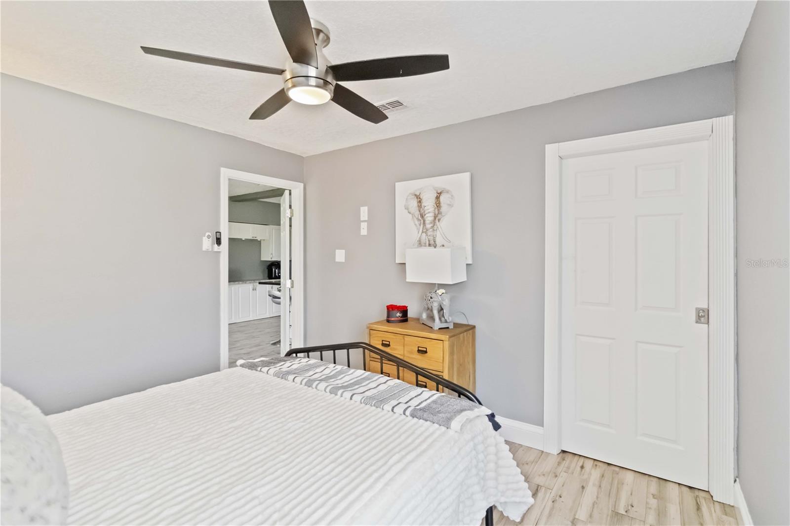 Image 30 of 70 For 4913 37th Street East