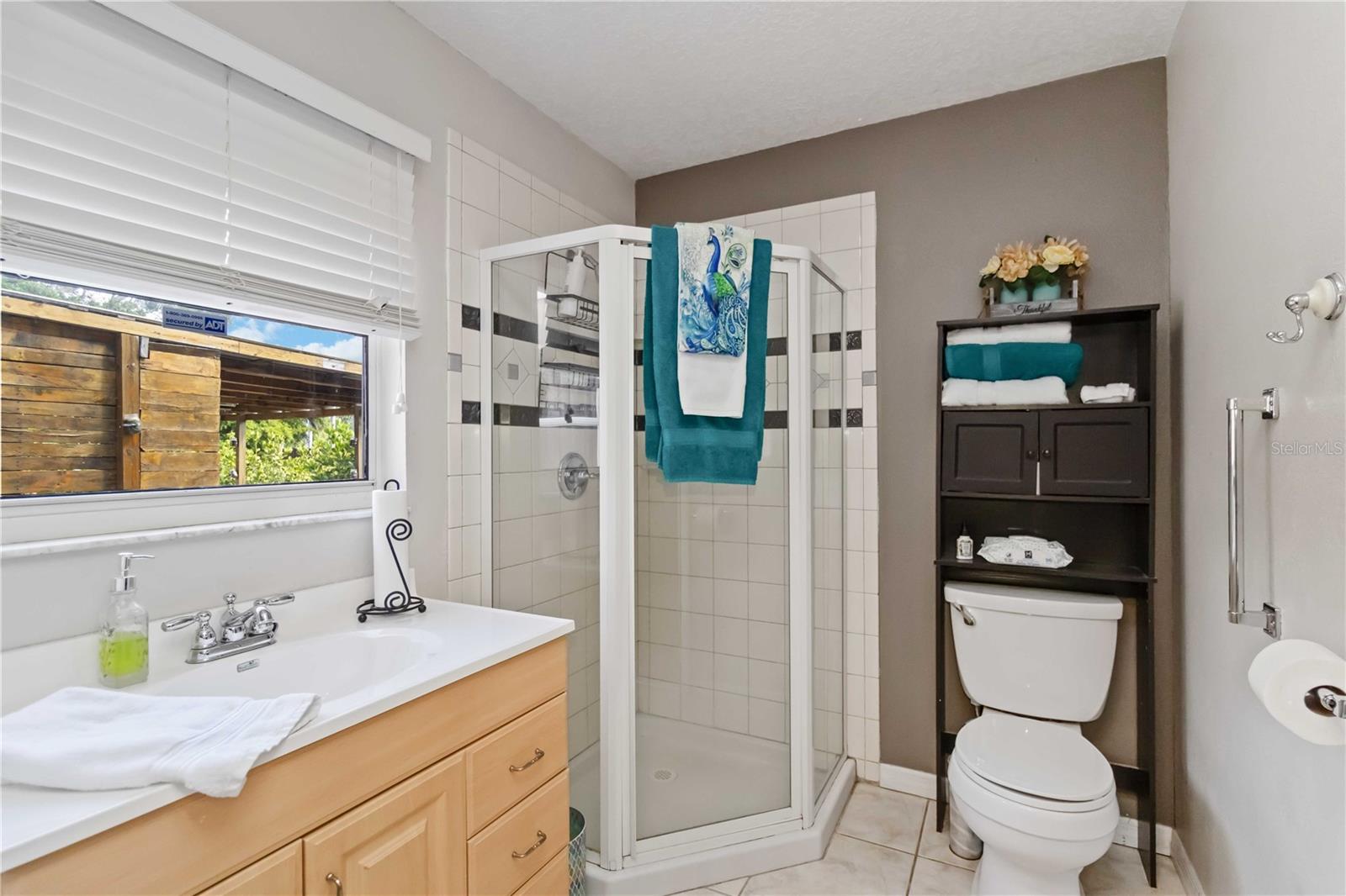 Image 38 of 70 For 4913 37th Street East
