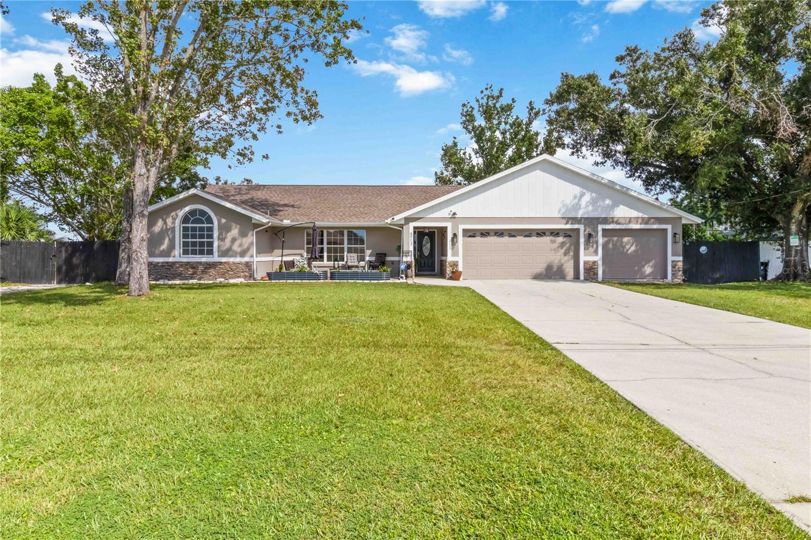 Image 4 of 70 For 4913 37th Street East