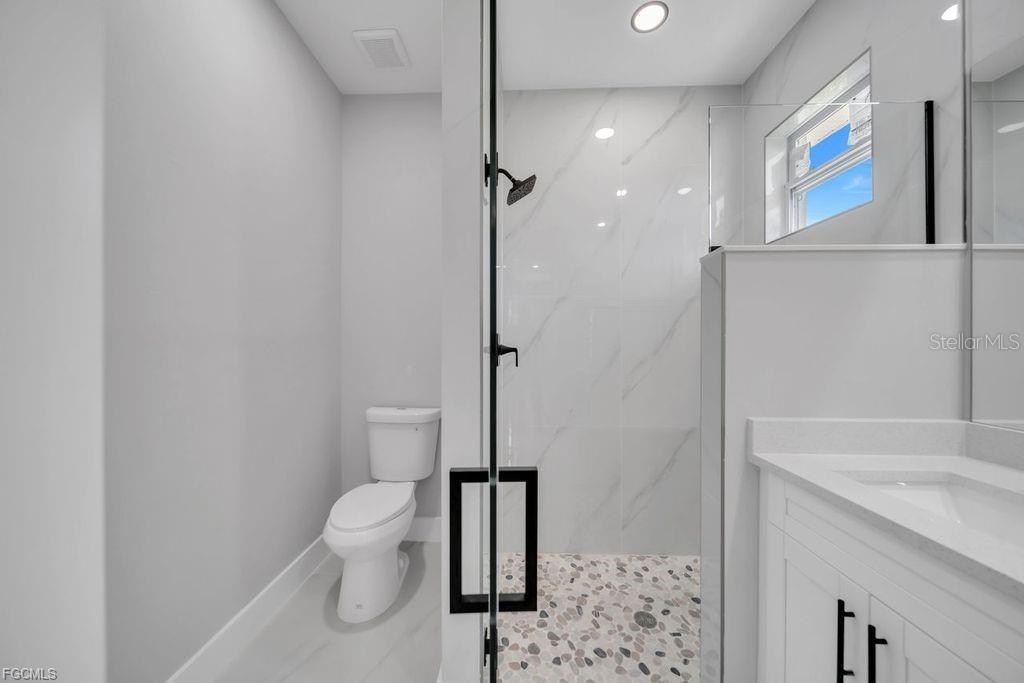 Image 11 of 38 For 2912 14th Street W