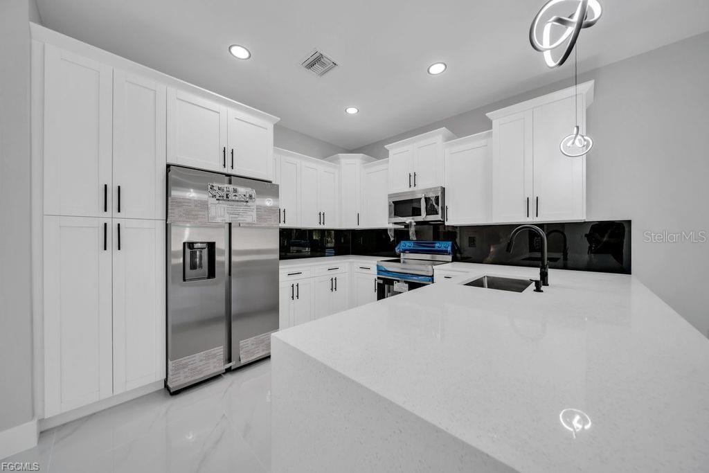 Image 29 of 38 For 2912 14th Street W