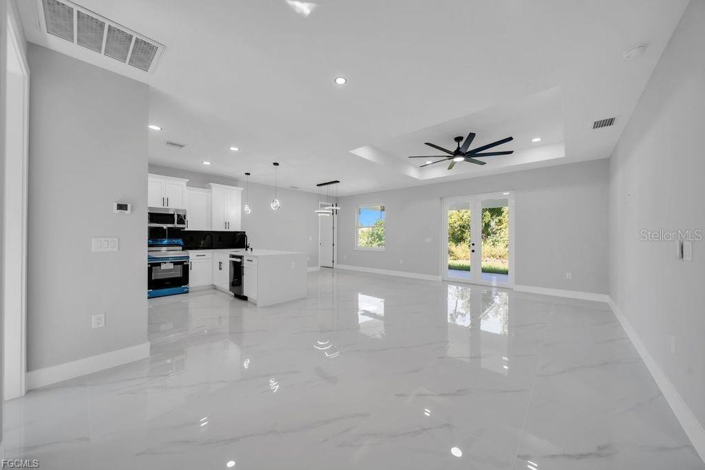 Image 5 of 38 For 2912 14th Street W