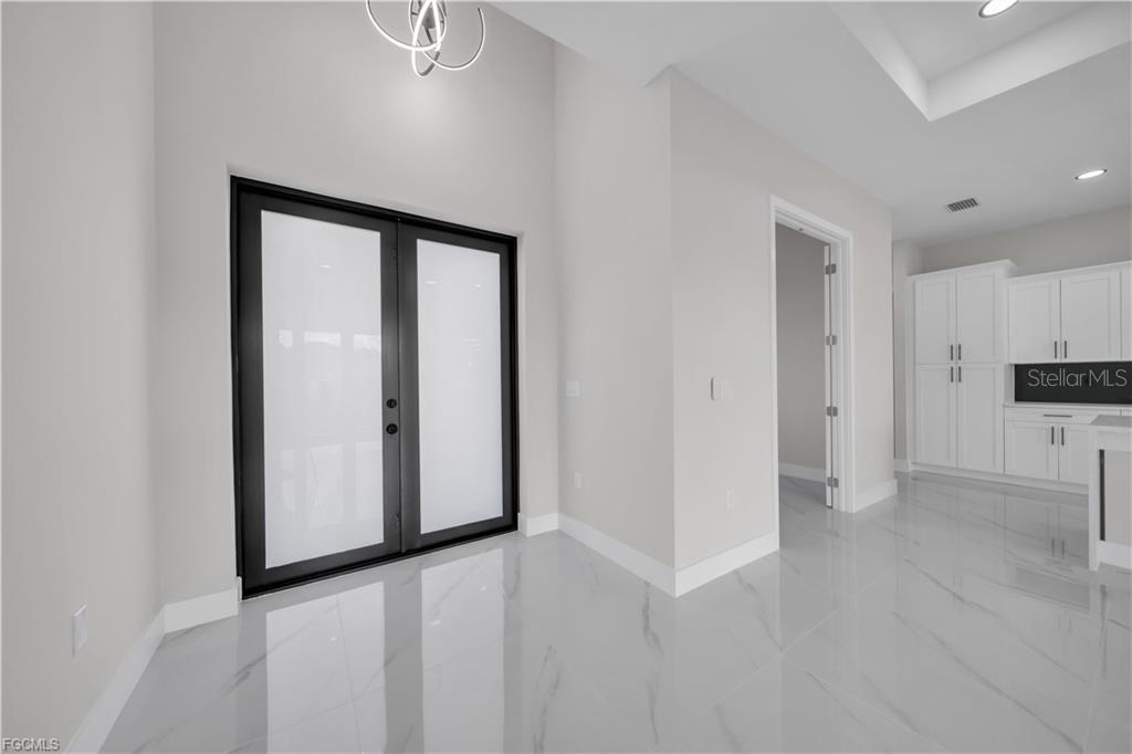 Image 13 of 44 For 2900 Bruce Avenue S