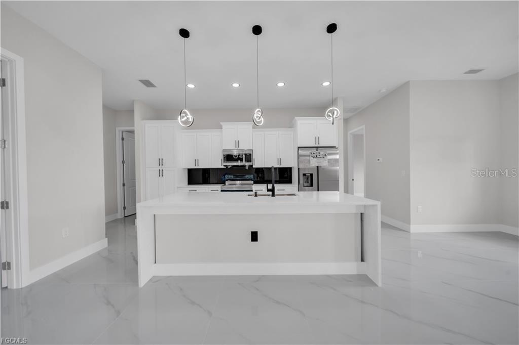 Image 14 of 44 For 2900 Bruce Avenue S