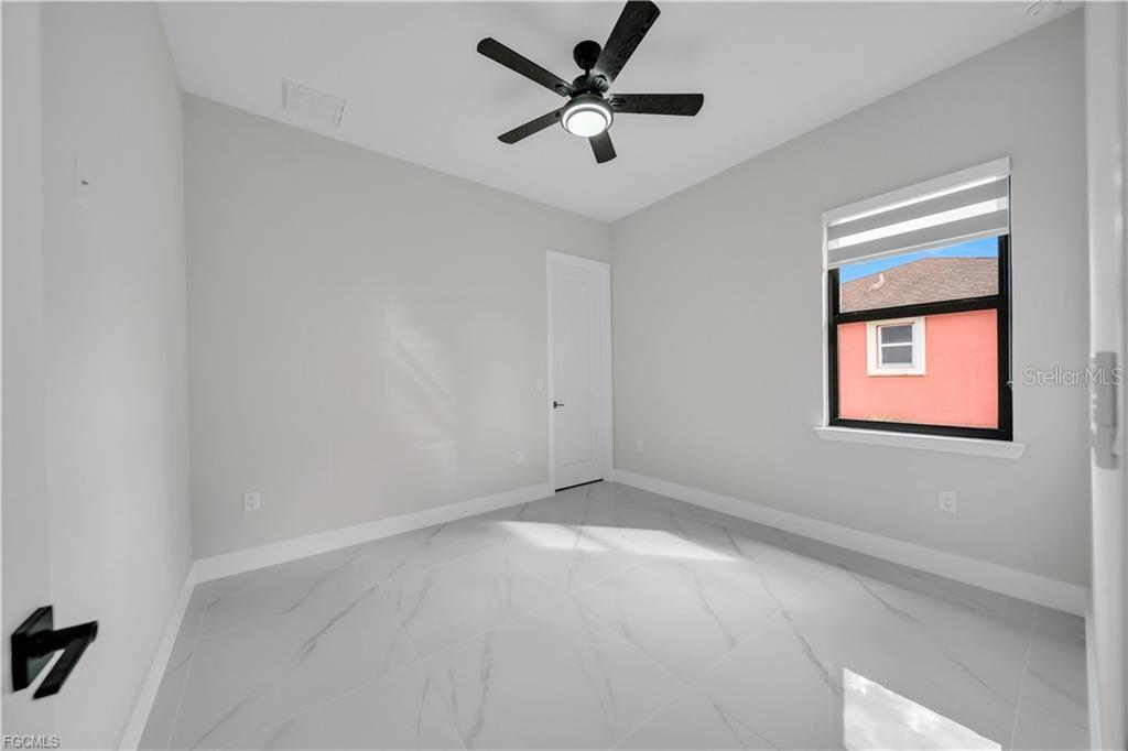 Image 21 of 44 For 2900 Bruce Avenue S