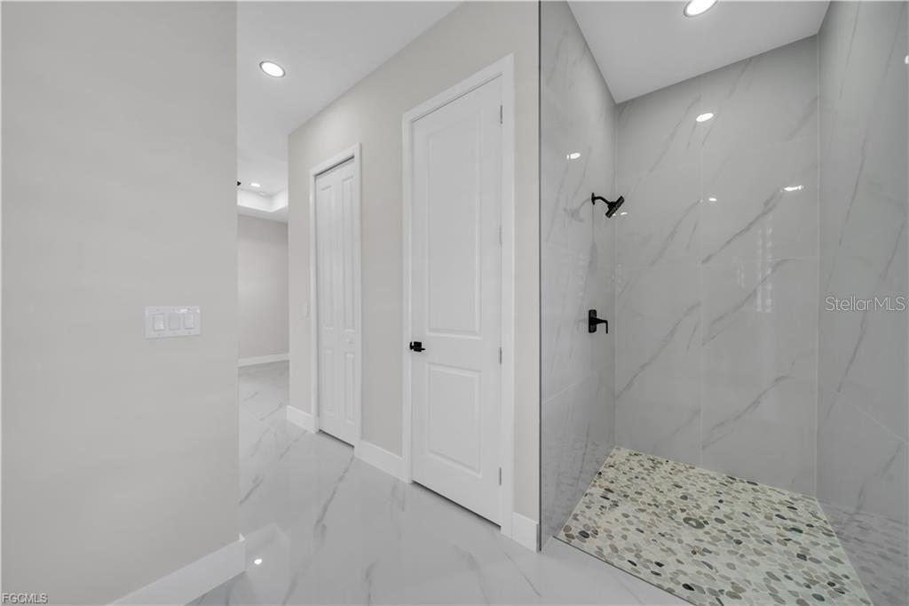 Image 28 of 44 For 2900 Bruce Avenue S