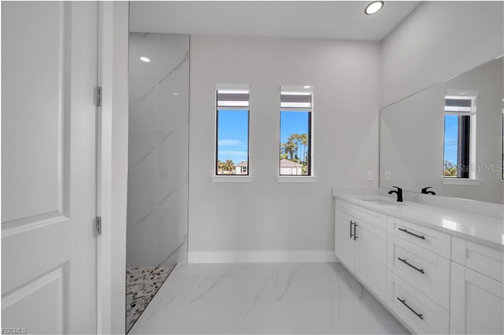 Image 30 of 44 For 2900 Bruce Avenue S