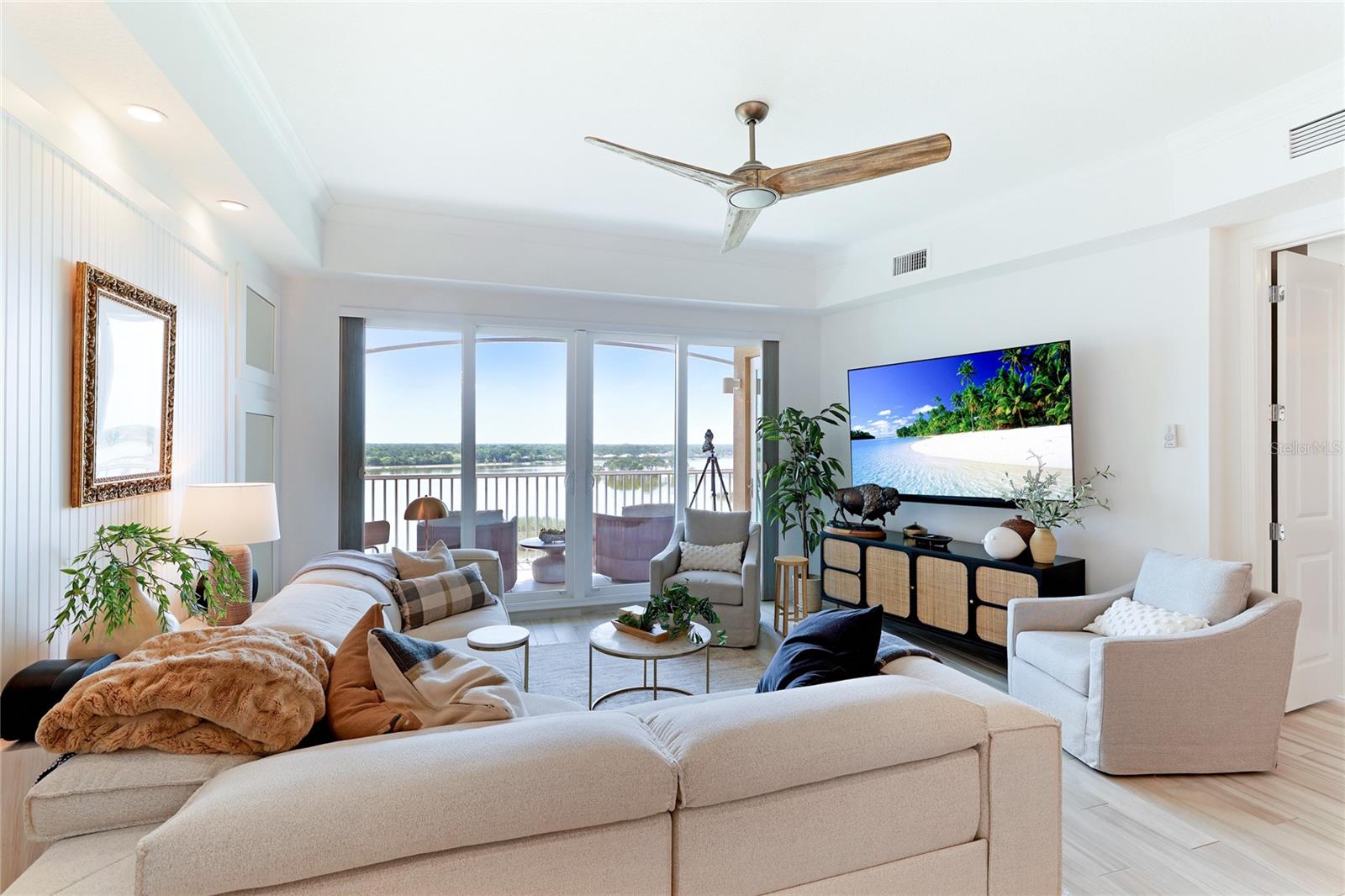 Image 15 of 55 For 10520 Boardwalk Loop 704