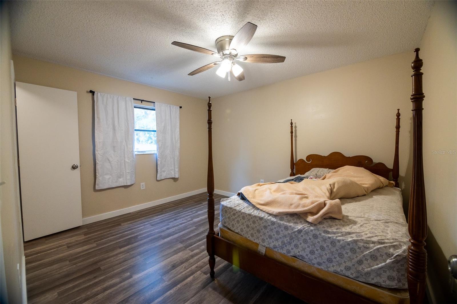 Image 22 of 42 For 4041 Annie Street