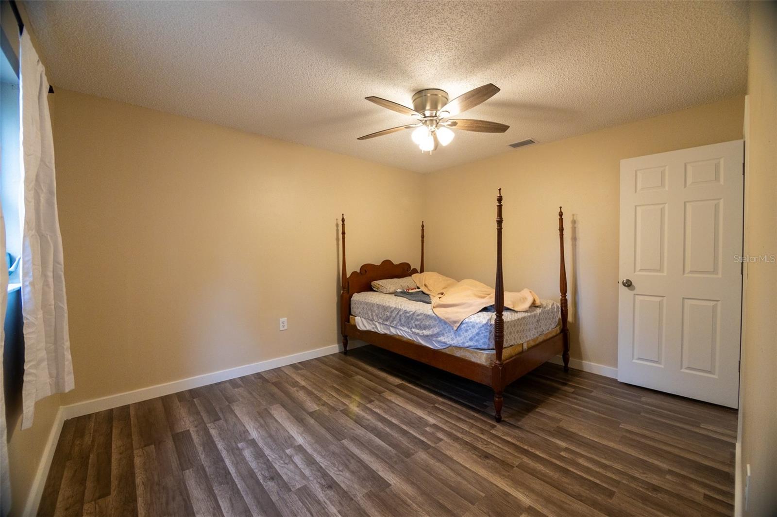 Image 24 of 42 For 4041 Annie Street