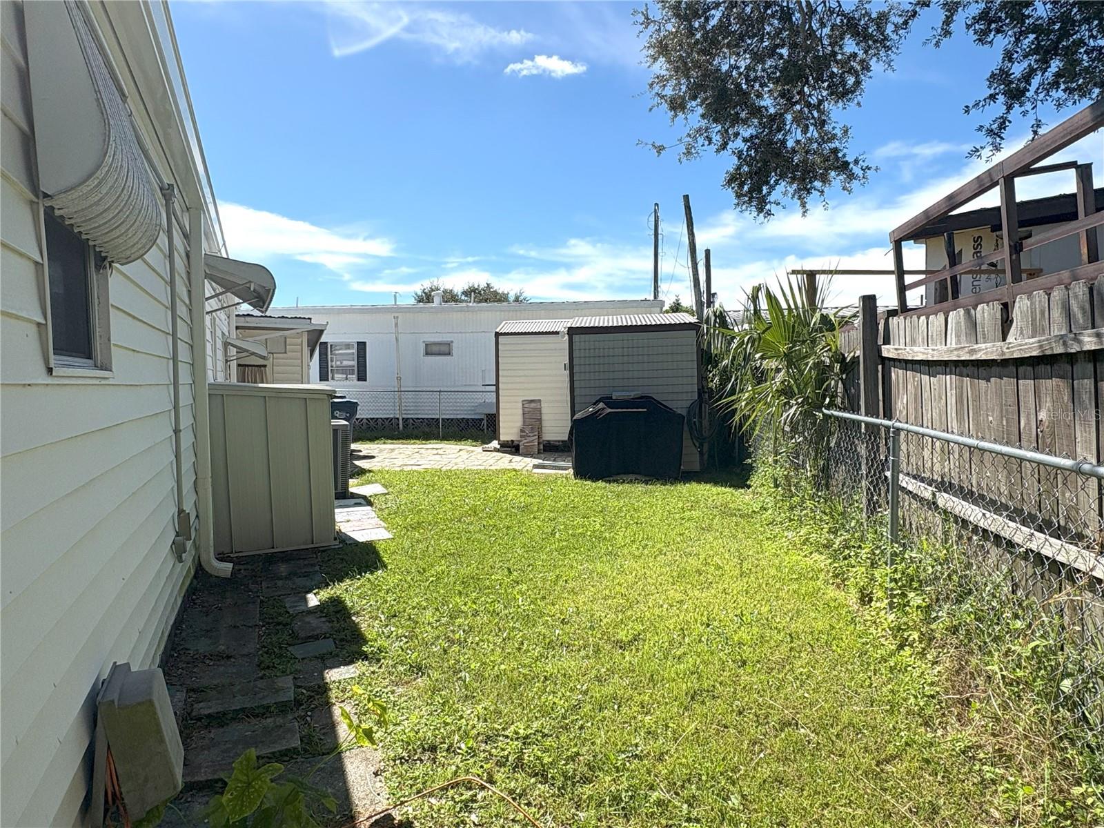 Image 16 of 17 For 905 51st Avenue Terrace W