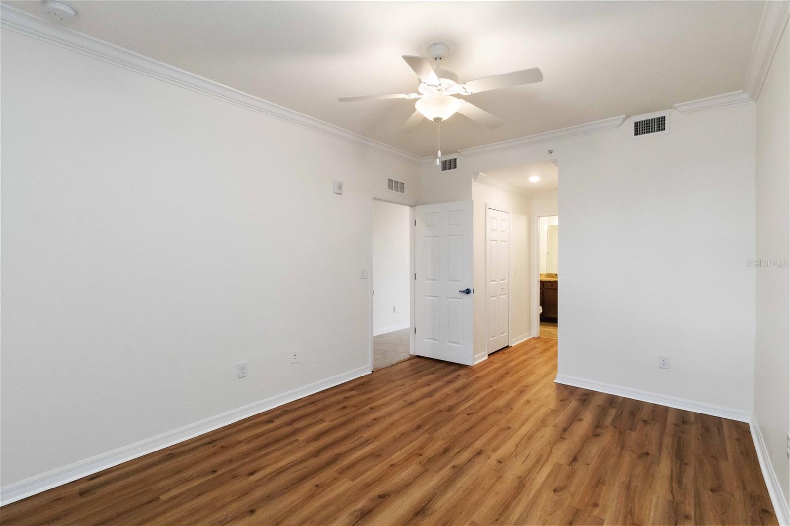 Image 15 of 42 For 5614 Palmer Circle 104