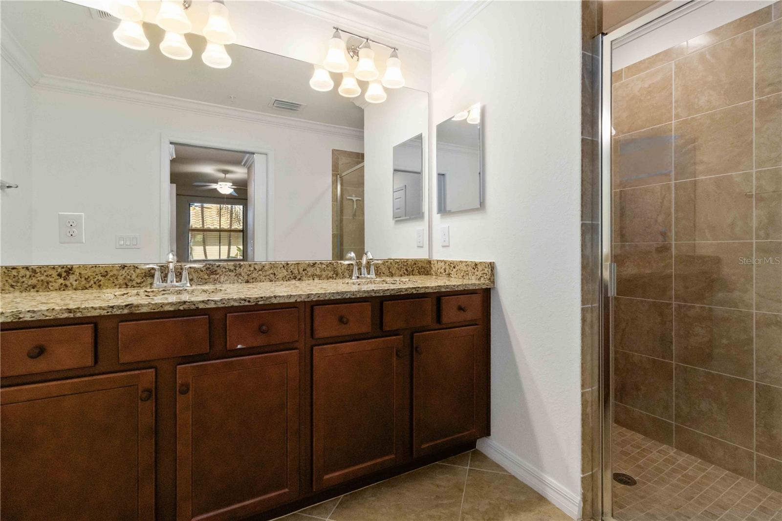 Image 16 of 42 For 5614 Palmer Circle 104