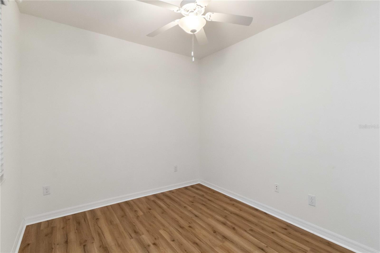 Image 17 of 42 For 5614 Palmer Circle 104