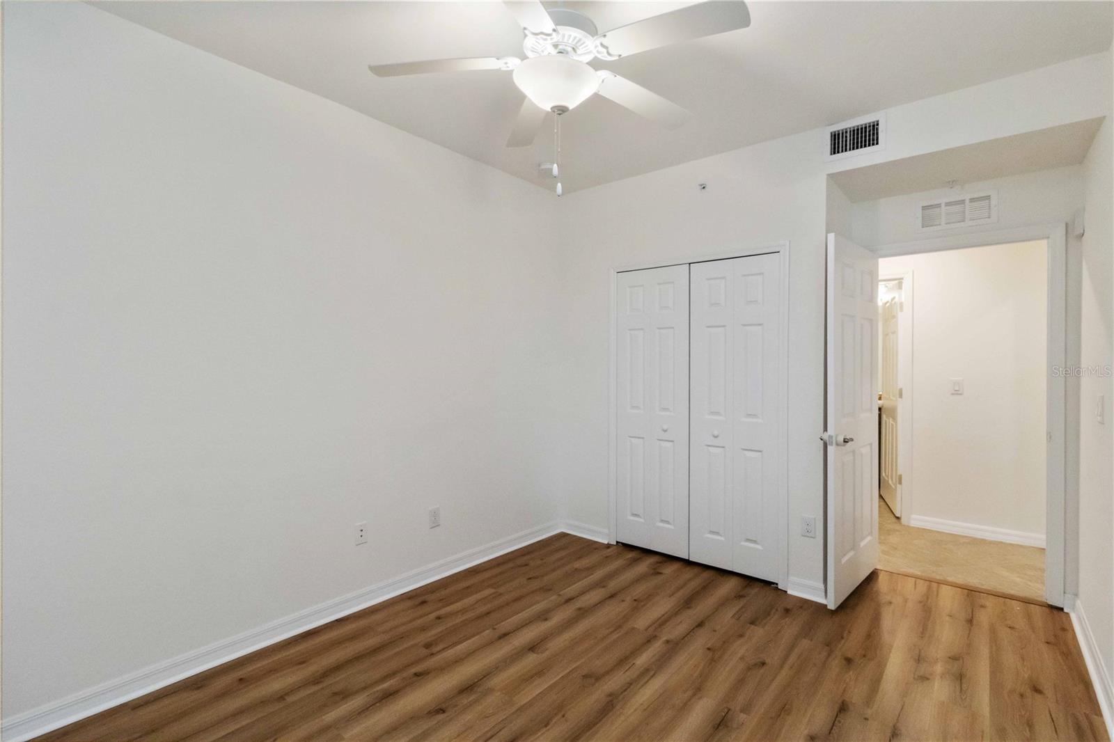Image 18 of 42 For 5614 Palmer Circle 104