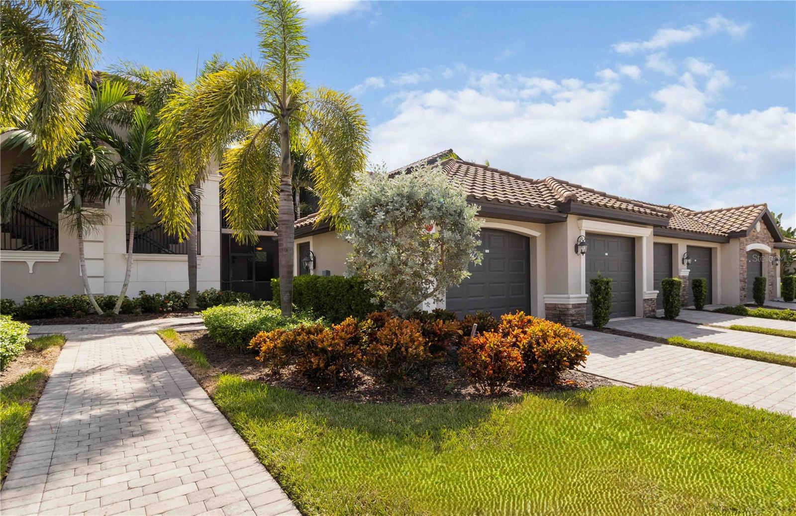 Image 2 of 42 For 5614 Palmer Circle 104