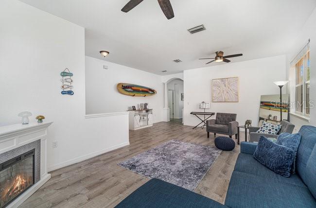 Image 4 of 45 For 1796 Scarlett Avenue
