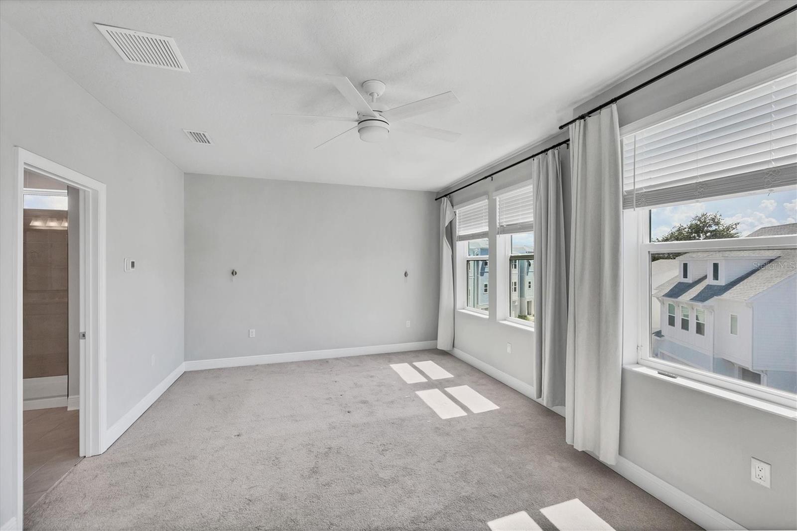 Image 29 of 80 For 2353 Lindstrom Street