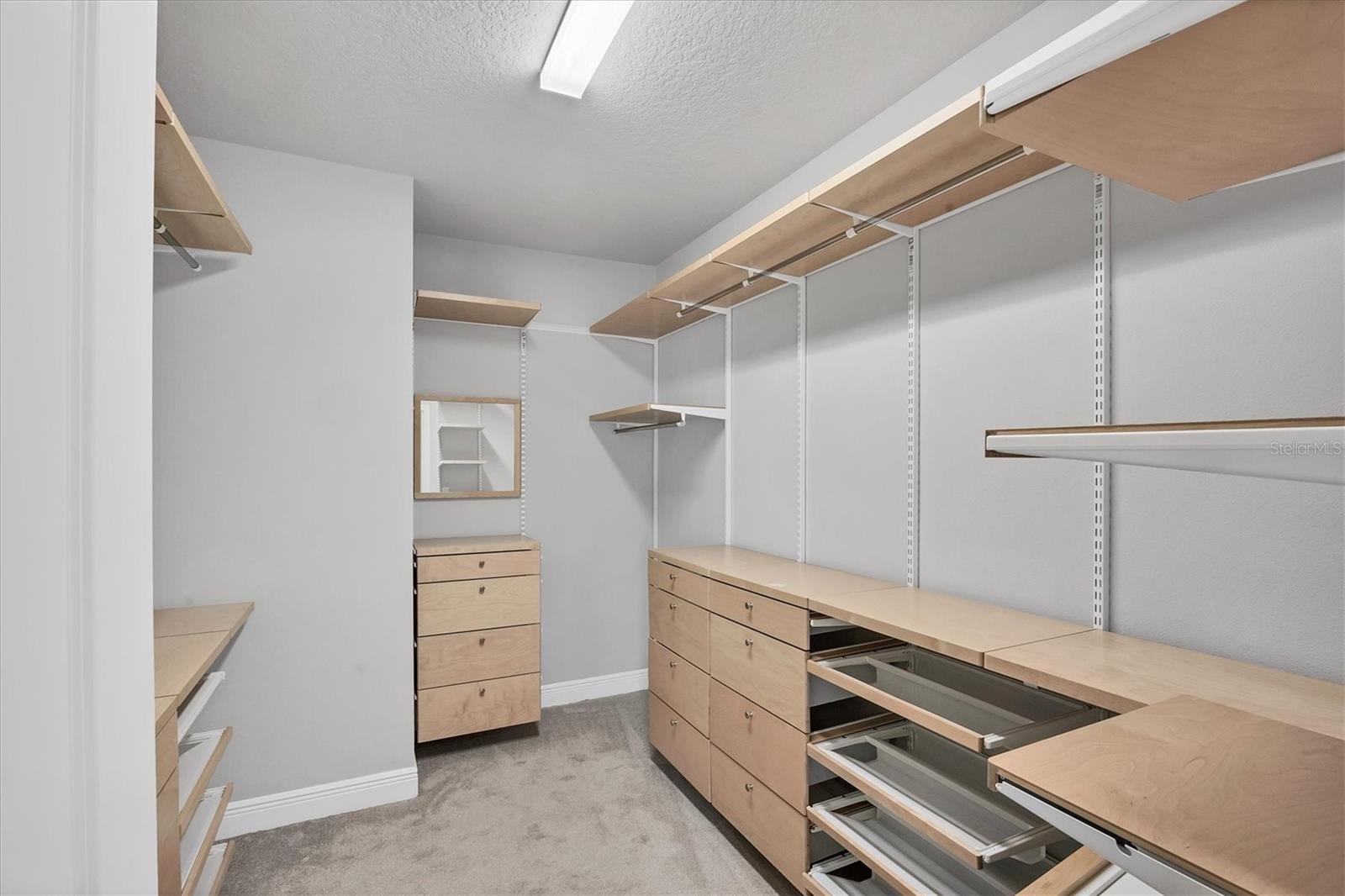 Image 38 of 80 For 2353 Lindstrom Street