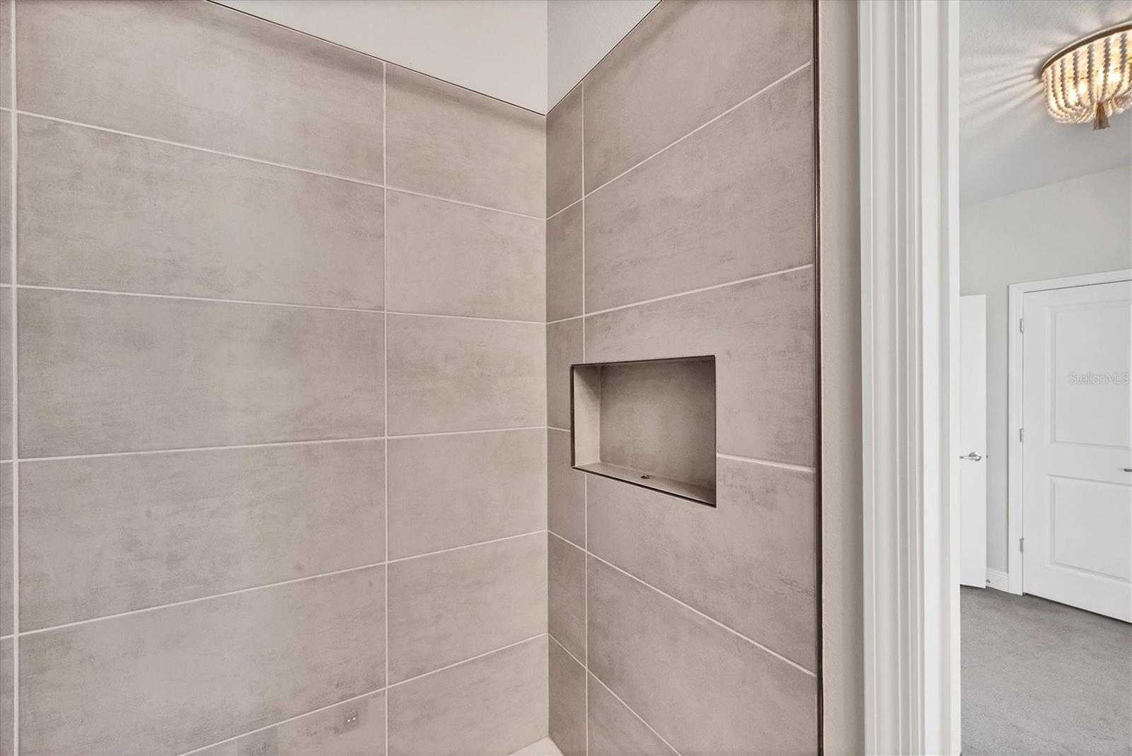 Image 43 of 80 For 2353 Lindstrom Street