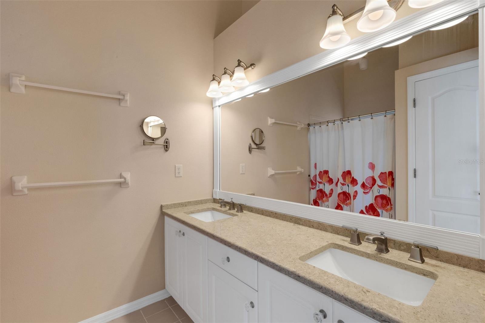 Image 14 of 25 For 8976 Whitemarsh Avenue