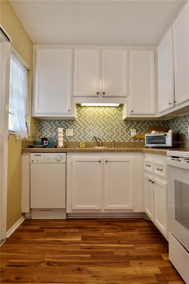 Image 16 of 48 For 390 301 Boulevard W 11a