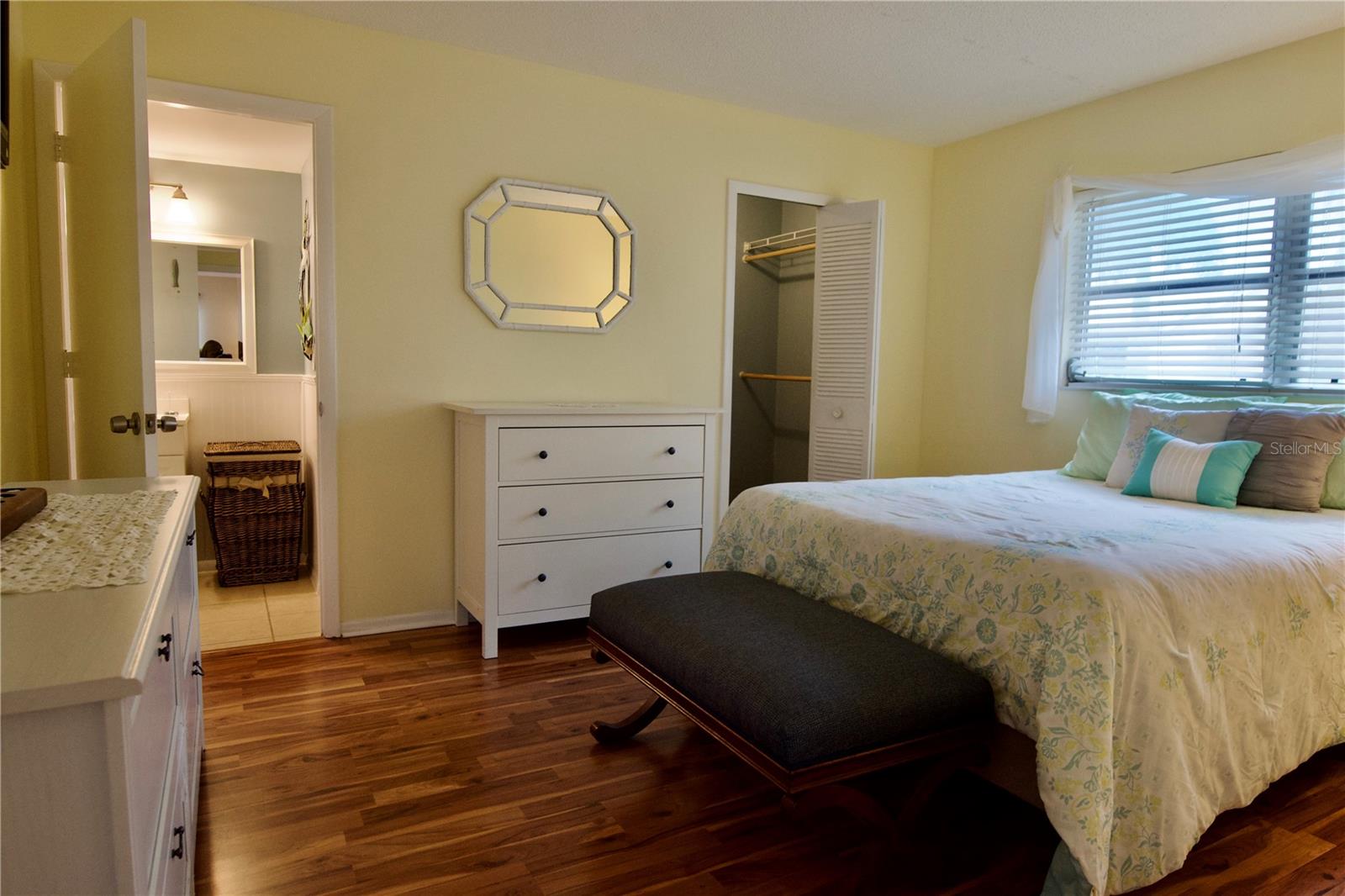 Image 17 of 48 For 390 301 Boulevard W 11a