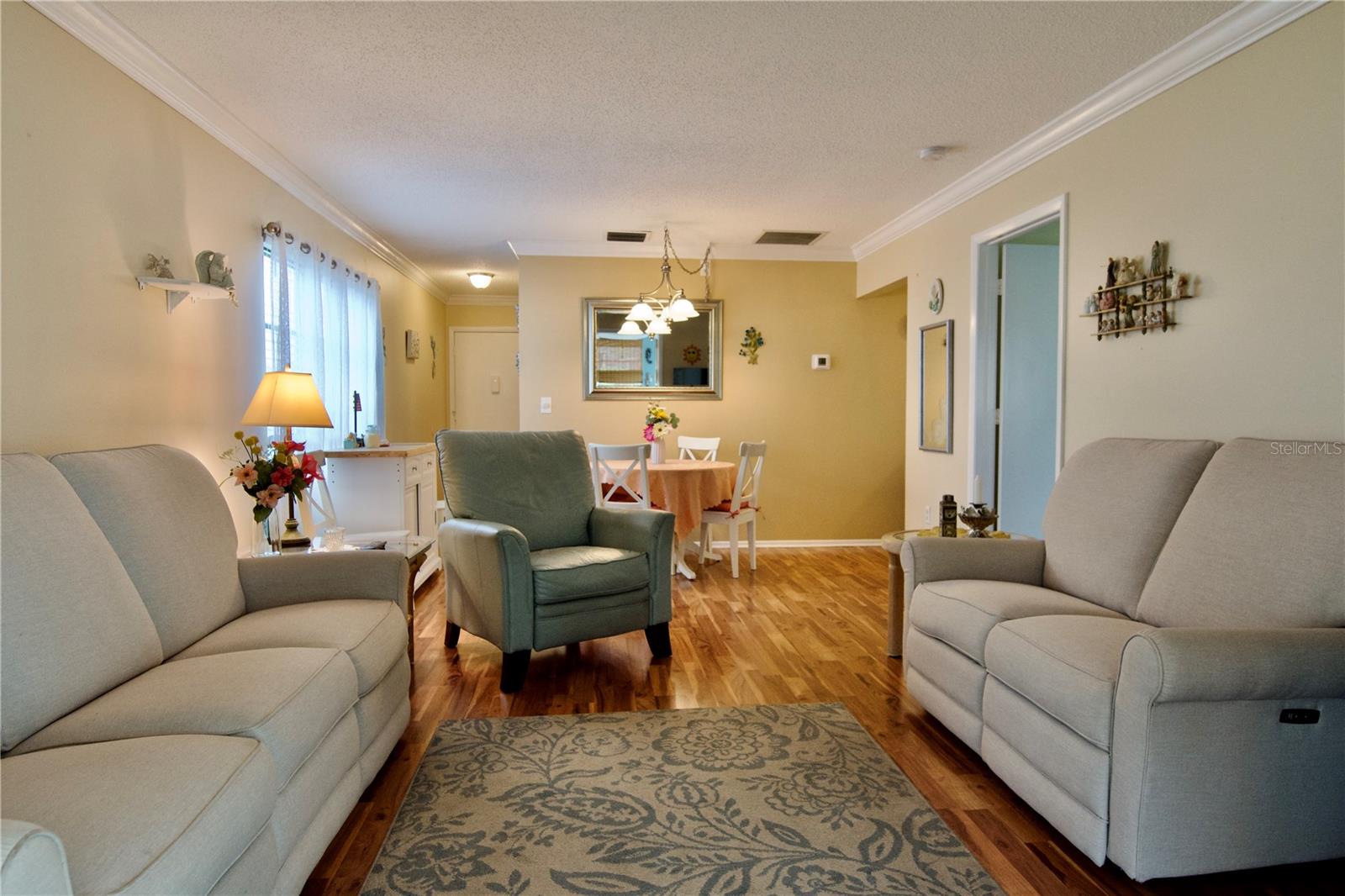 Image 9 of 48 For 390 301 Boulevard W 11a