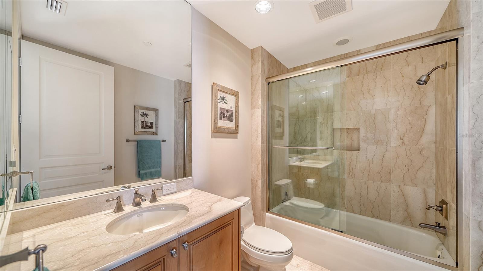 Image 46 of 76 For 2050 Benjamin Franklin Drive A1001